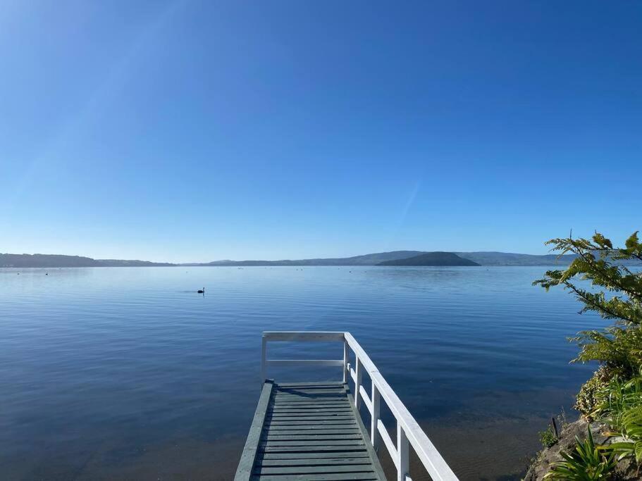 Edgewater Escape Villa Rotorua Exterior photo